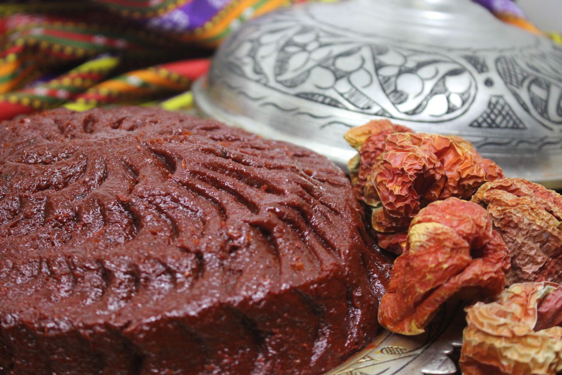 Acı Biber Salçası Güneş