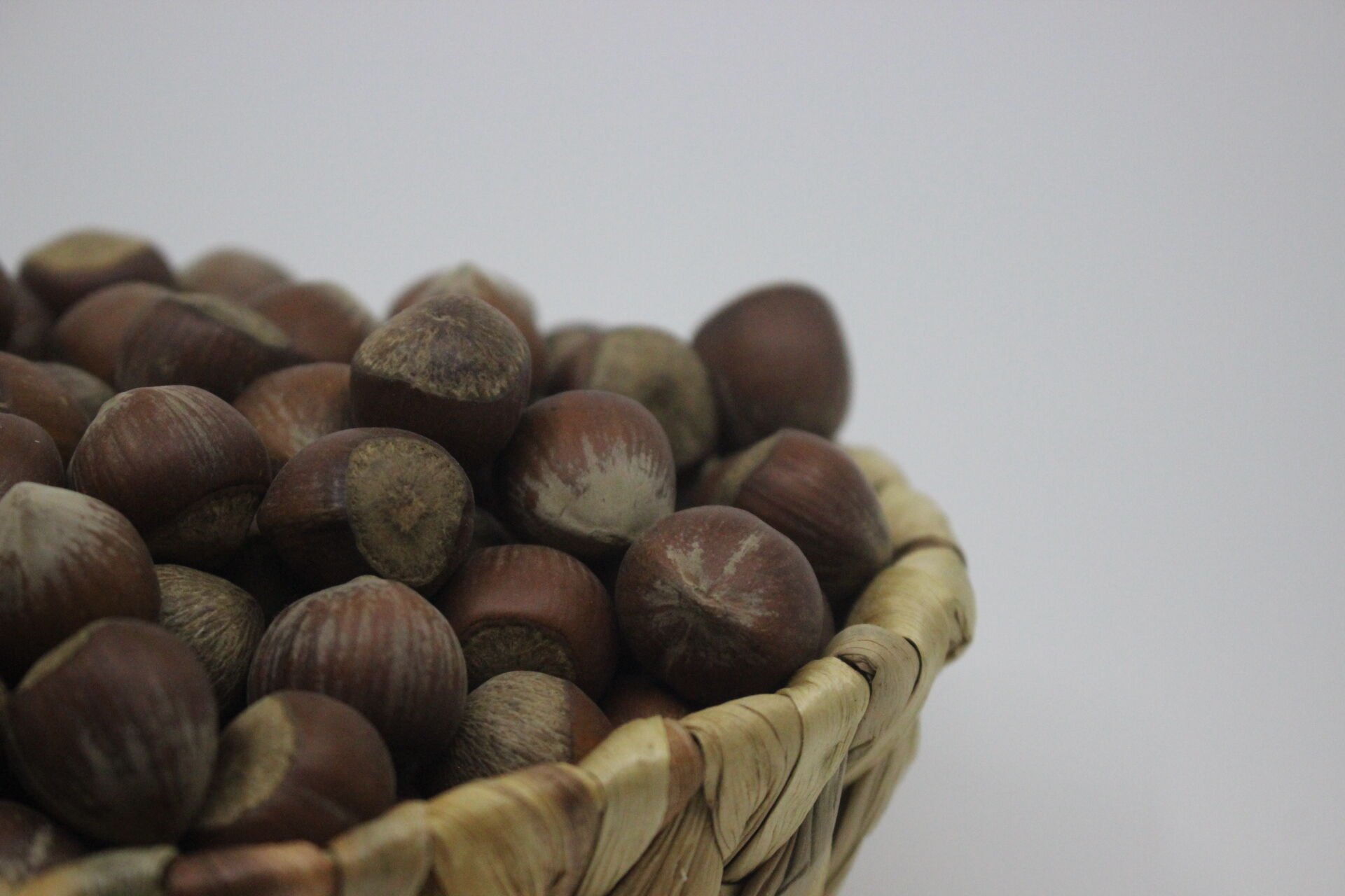 Çiğ Kabuklu Fındık