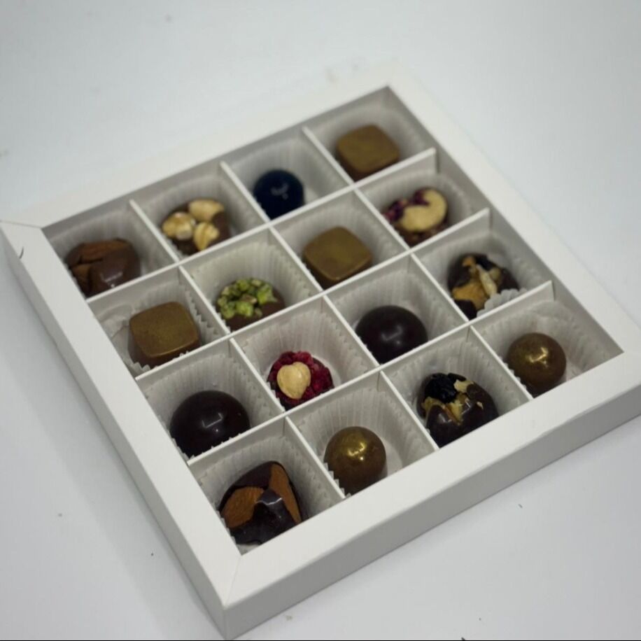 Karışık Kafes & Dolgulu Çikolata Kutusu (16'lı)